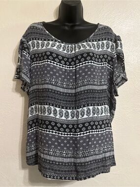 Women's Black & White Printed Short Sleeve Blouse - Casual Scoop Neck 0072